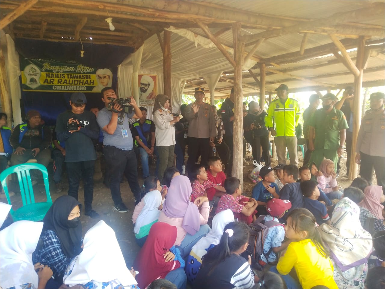 Polsek Cibogo Laksanakan Giat Pengadaan Sinyal