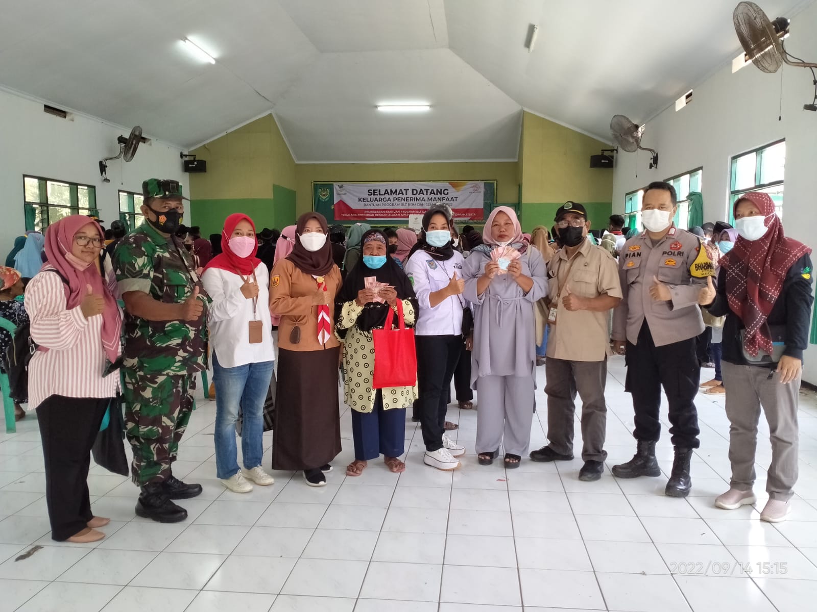 Polsek Cibogo Monitoring Pendistribusian  Program BLT BBM Tahap 1