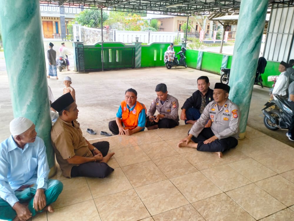 Polsek Sagalaherang menggelar kegiatan Jumat