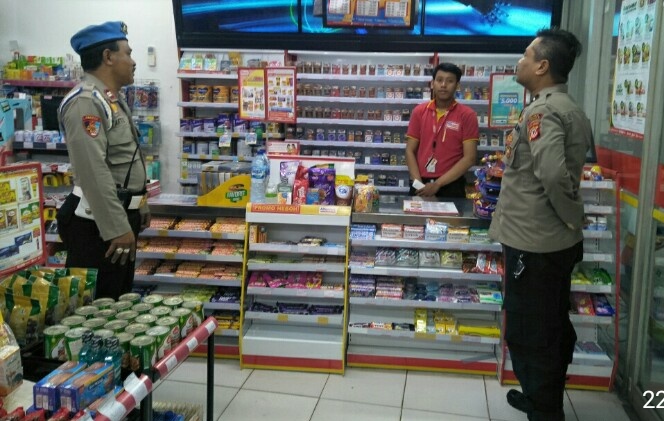 Polsek Tanjungsiang Patroli Warung Modern Warralaba  Tanjungsiang di Wilayah Hukum Polsek Tanjungsiang
