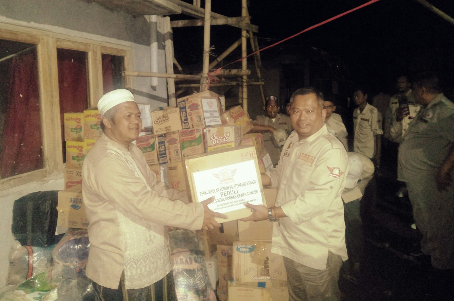 Pray For Cianjur, DPC Forum Silahturahmi Shakti Bekasi Berikan Bantuan Kepada Korban Gempa Bumi di Posko Al Mutmainah