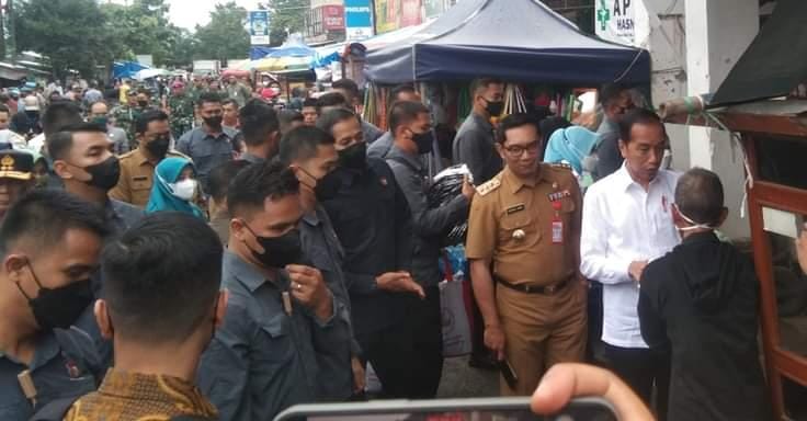Presiden RI Ir. H. Jokowidodo Kunjungi Pasar Riantama Subang