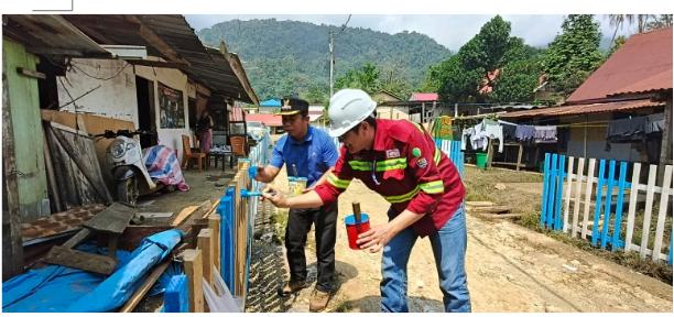 PT PAM Mineral Tbk Bangun Pagar Jalan Desa di Laroenai, Wujud Komitmen PPM Pilar Infrastruktur