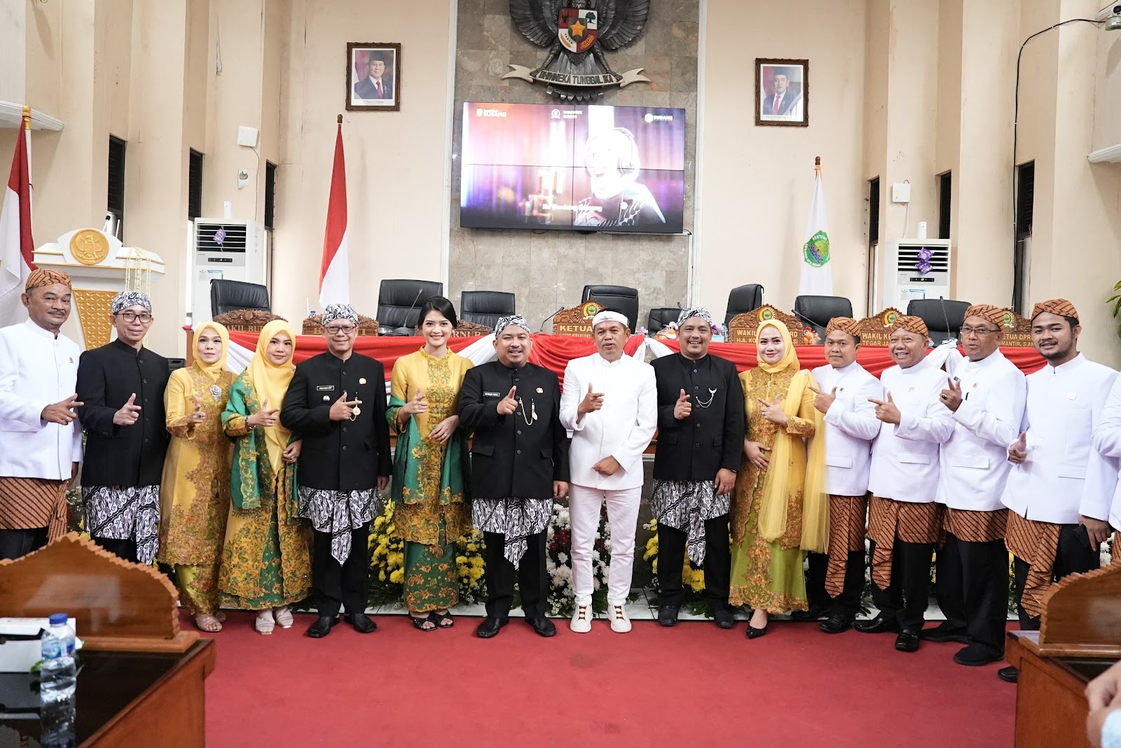 RAPAT PARIPURNA ISTIMEWA PERINGATI HARI JADI KE-77 KABUPATEN SUBANG: GUBERNUR JAWA BARAT DAN TOKOH DAERAH TURUT HADIR