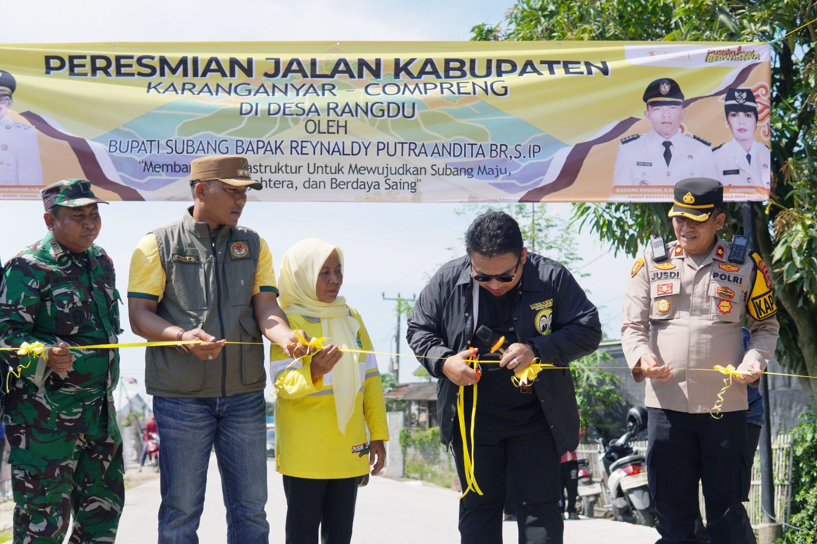 RESMIKAN JALAN DI PERBATASAN, BUKTI KOMITMEN KANG REY BANGUN SELURUH PENJURU SUBANG