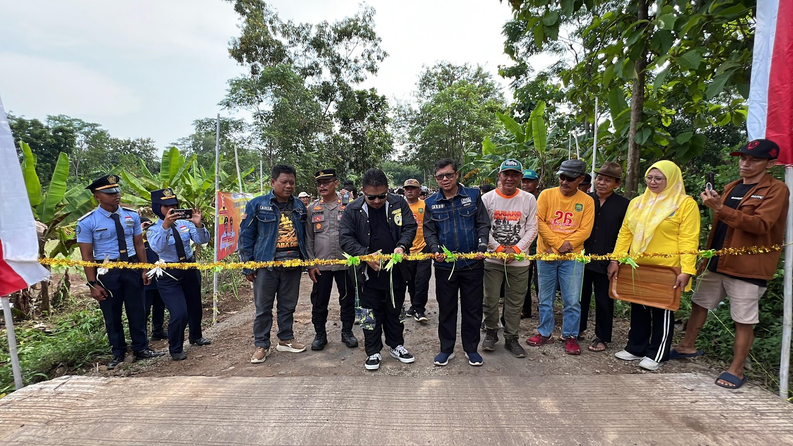 RESMIKAN JALAN KAWUNGANTEN, KANG REY: JALAN VITAL BAGI PEREKONOMIAN