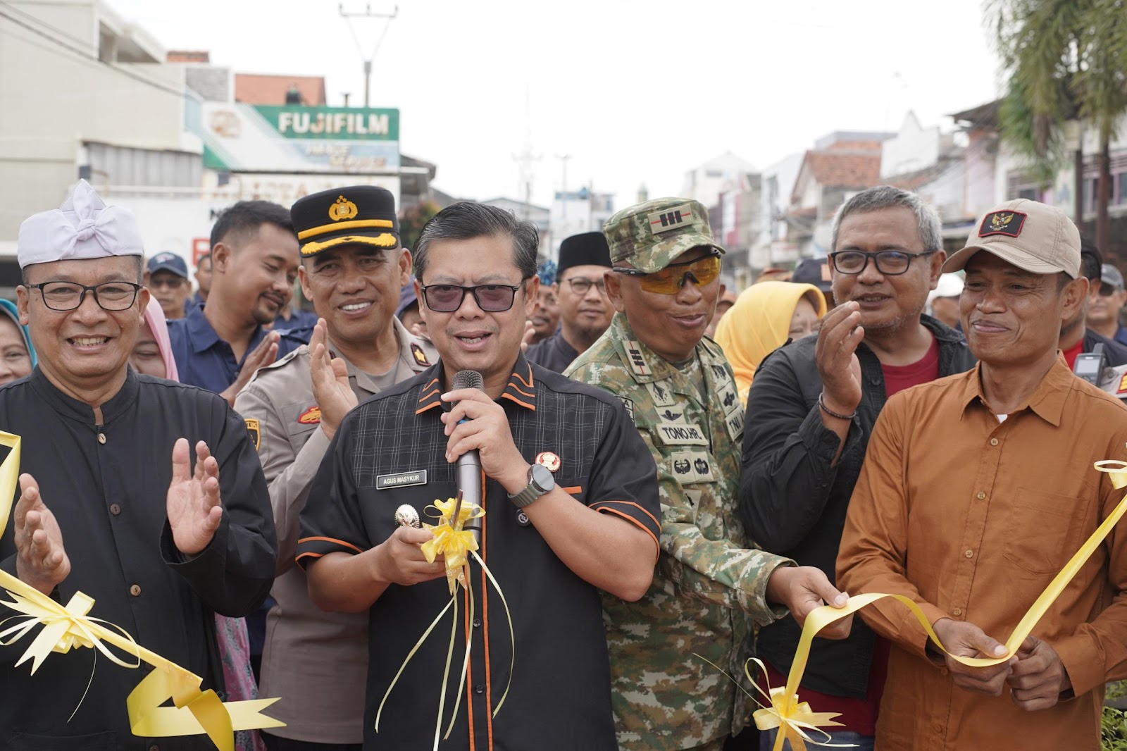 RESMIKAN JALAN VETERAN-PAMANUKAN, WAKIL BUPATI SUBANG OPTIMISTIS BANGKITKAN RODA PEREKONOMIAN MASYARAKAT