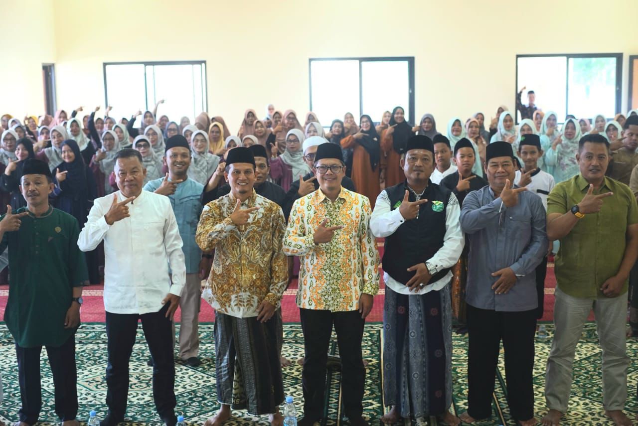 RESMIKAN PONPES & SMPIT DARUL QURAN AL MUSADADIYAH WANAKERTA-PURWADADI, KANG AKUR PAPARKAN PESAN UNGGUL UNTUK PARA SANTRI