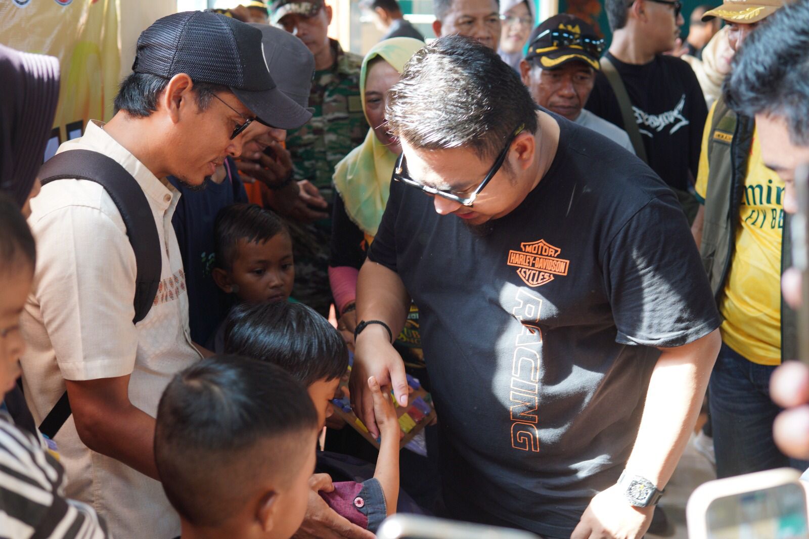 SABA DESA PUSAKAJAYA, MOMEN HANGAT KANG REY BERSAMA MASYARAKAT
