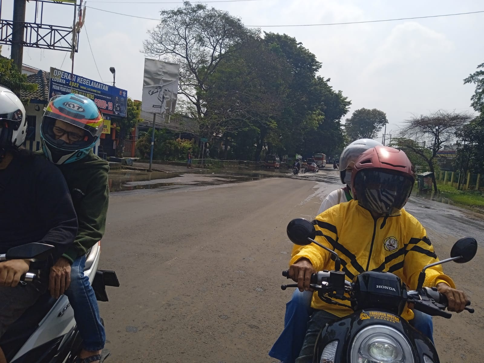 Saluran Air Di Depan SMKN 1 Dan DPD Golkar Agar Segera Di Perbaiki