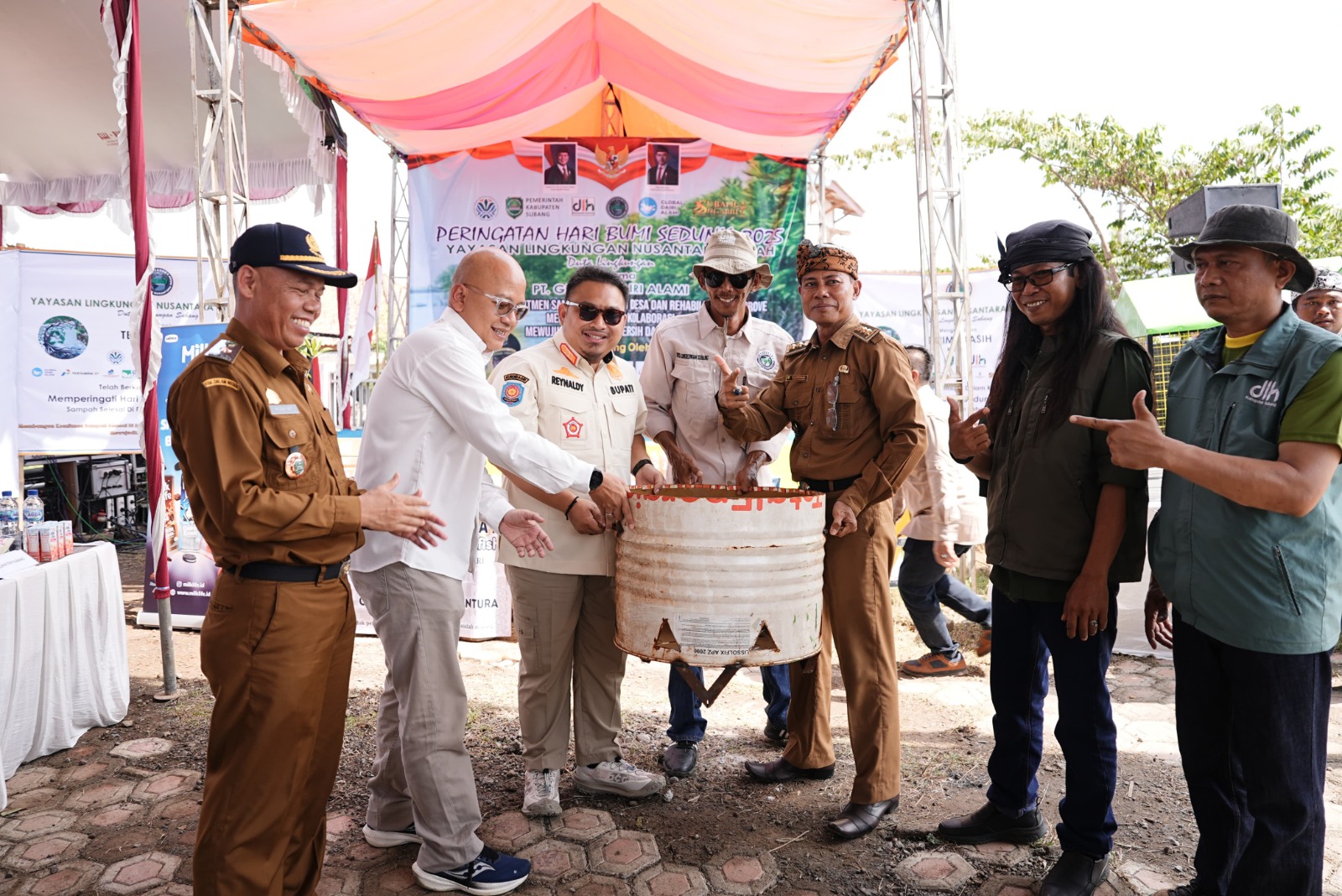 SAMBANGI SUKASARI,KANG REY BUKA ACARA HARI BUMI DAN BAWA KABAR BAIK UNTUK WARGA SUBANG PANTURA