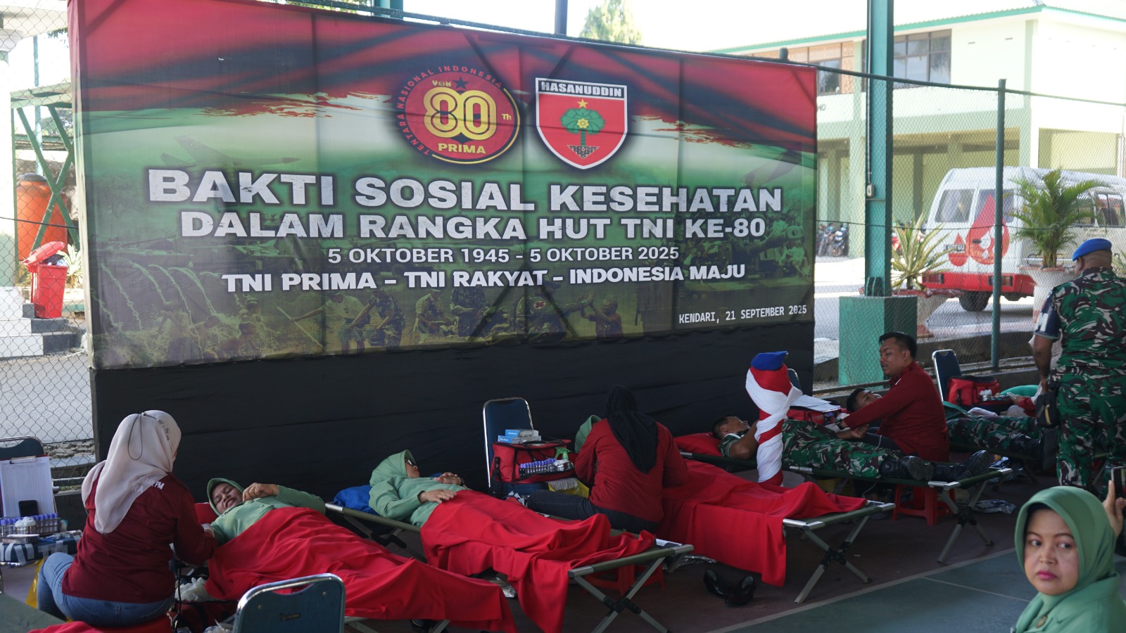 Sambut HUT TNI ke-80, Korem 143/HO Gelar Pengobatan Gratis dan Donor Darah