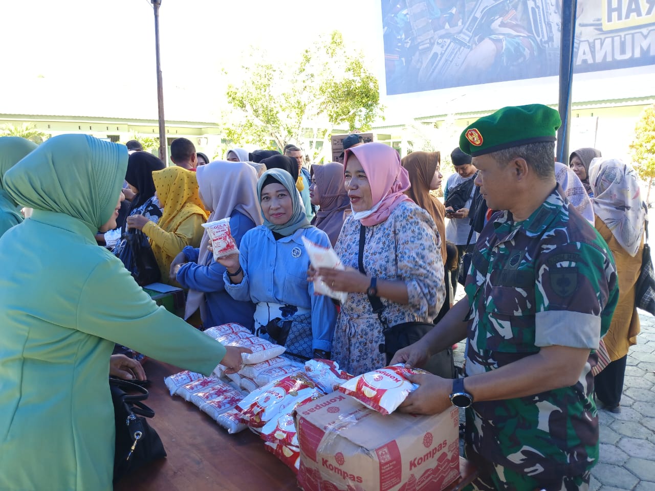 Sambut HUT TNI yang ke 79, Kodim 1416/Muna Gelar Bazar Murah