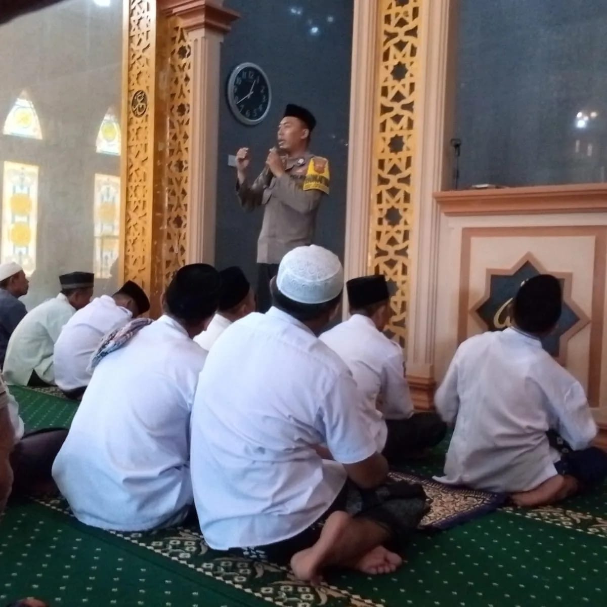 Sampaikan Pemahaman Terkait Kamtibmas, Polisi Lakukan Giat Jum'at Curhat