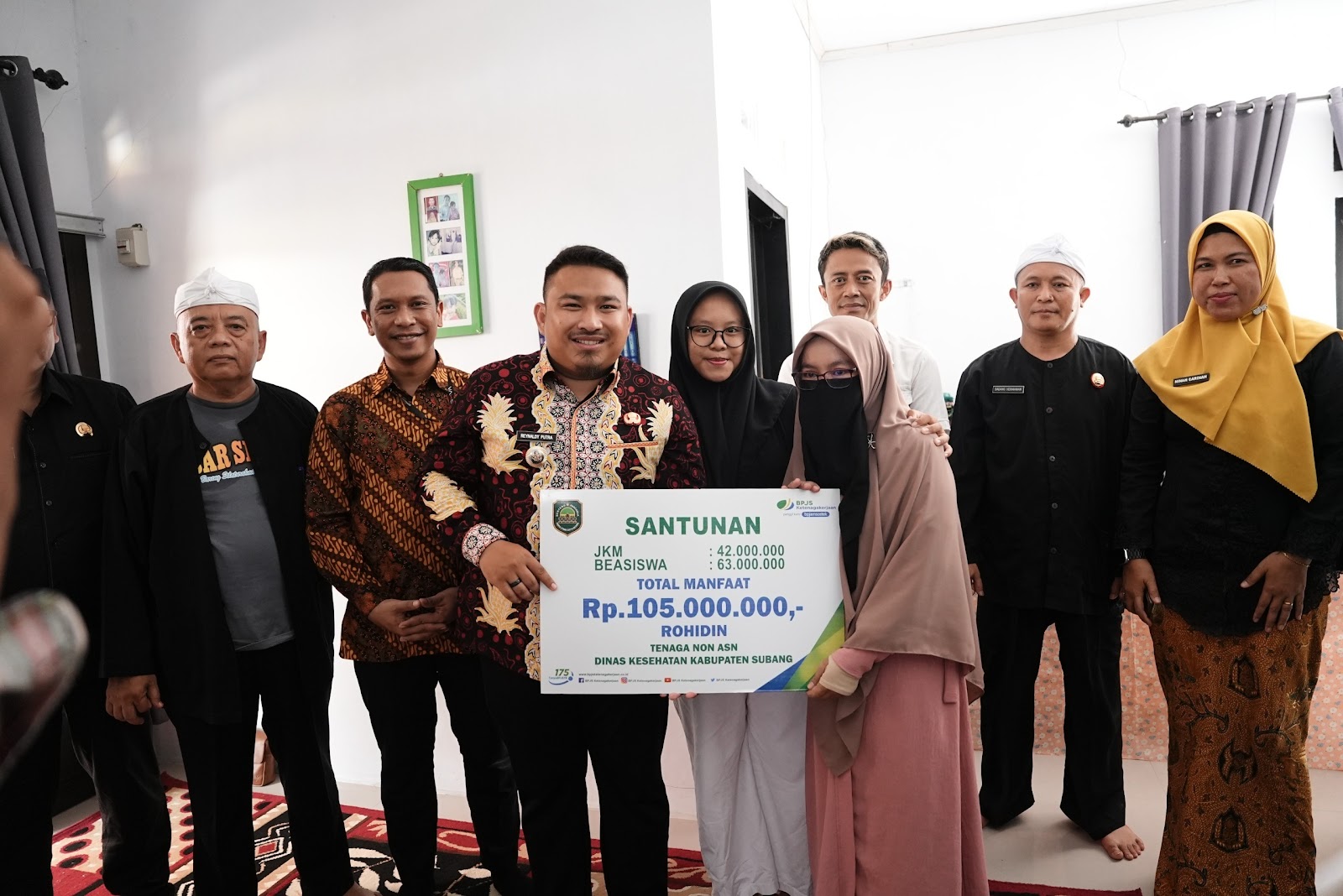 SAMPAIKAN SANTUNAN BPJS, KANG REY HARAP PEKERJA INFORMAL TERDAFTAR DALAM BPJS