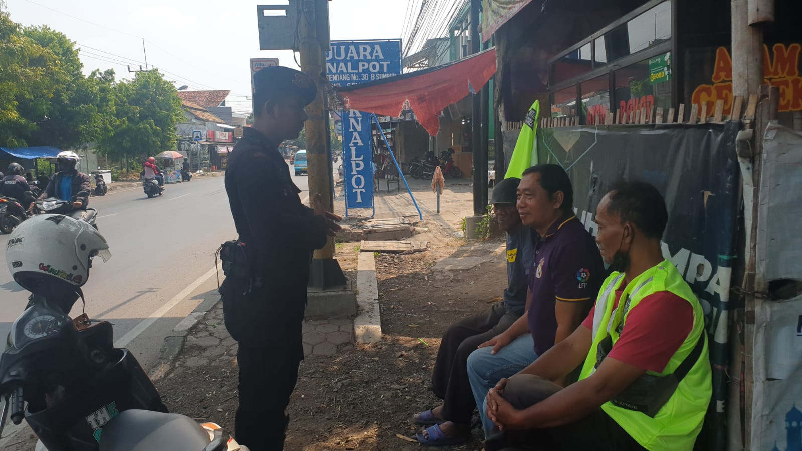 SAT BRIMOB POLDA  JABAR CEGAH AKSI KRIMINALITAS GENG MOTOR DENGAN PATROLI HARKAMTIBMAS