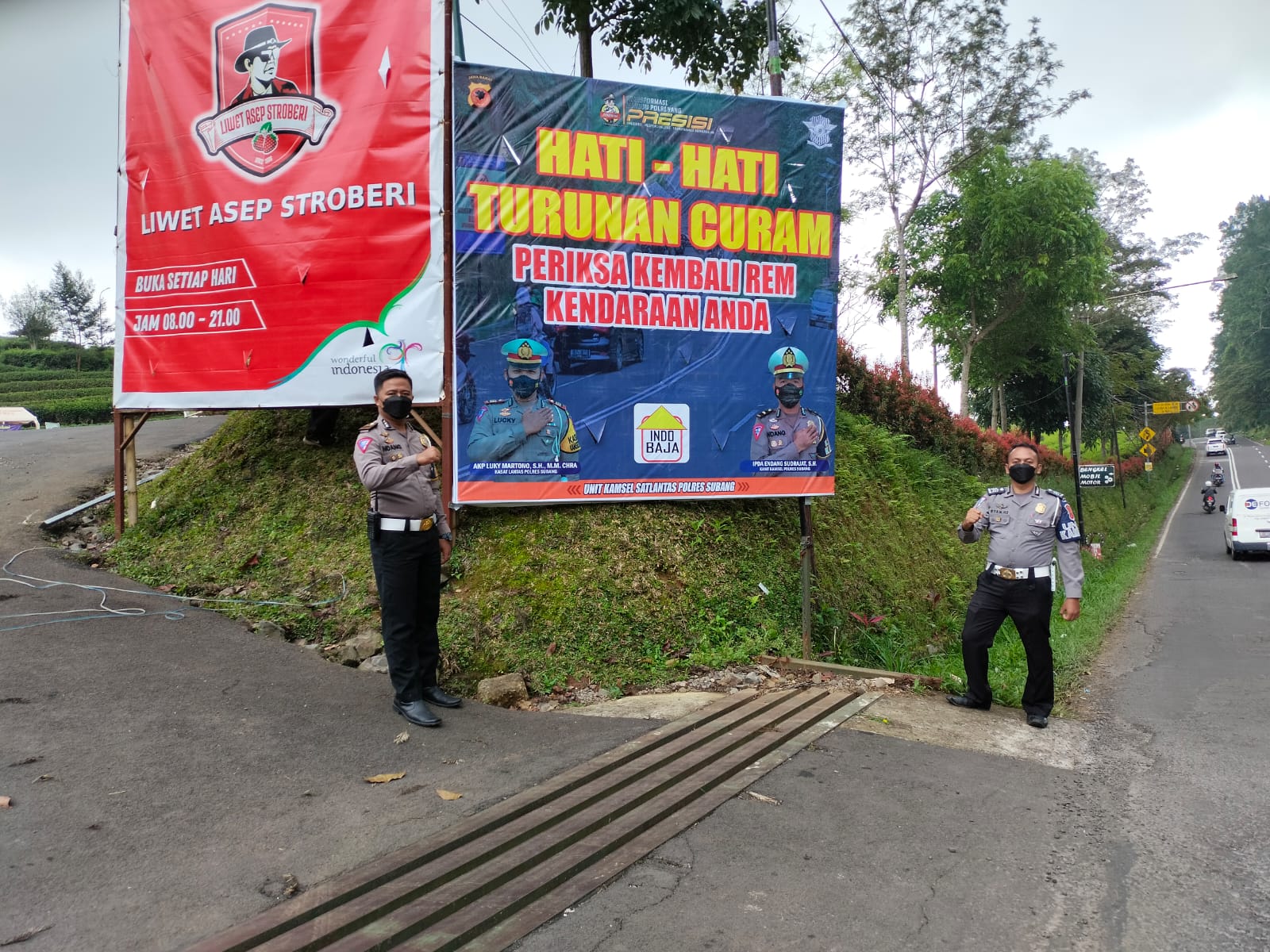 Sat Lantas Polres Subang Pasang Banner Himbauan