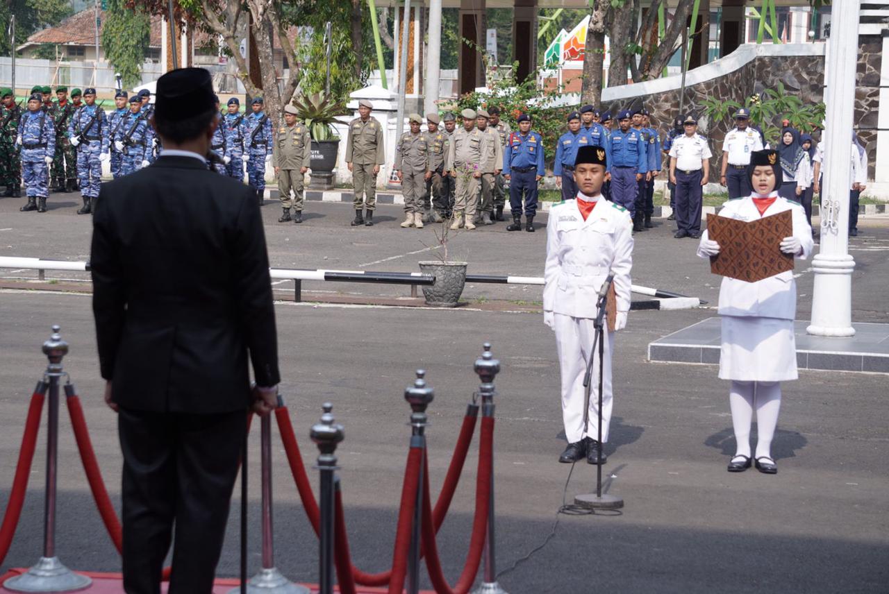 Sekda Asep Nuroni sampaikan Amanat dari Mensos RI pada Upacara Hari Pahlawan