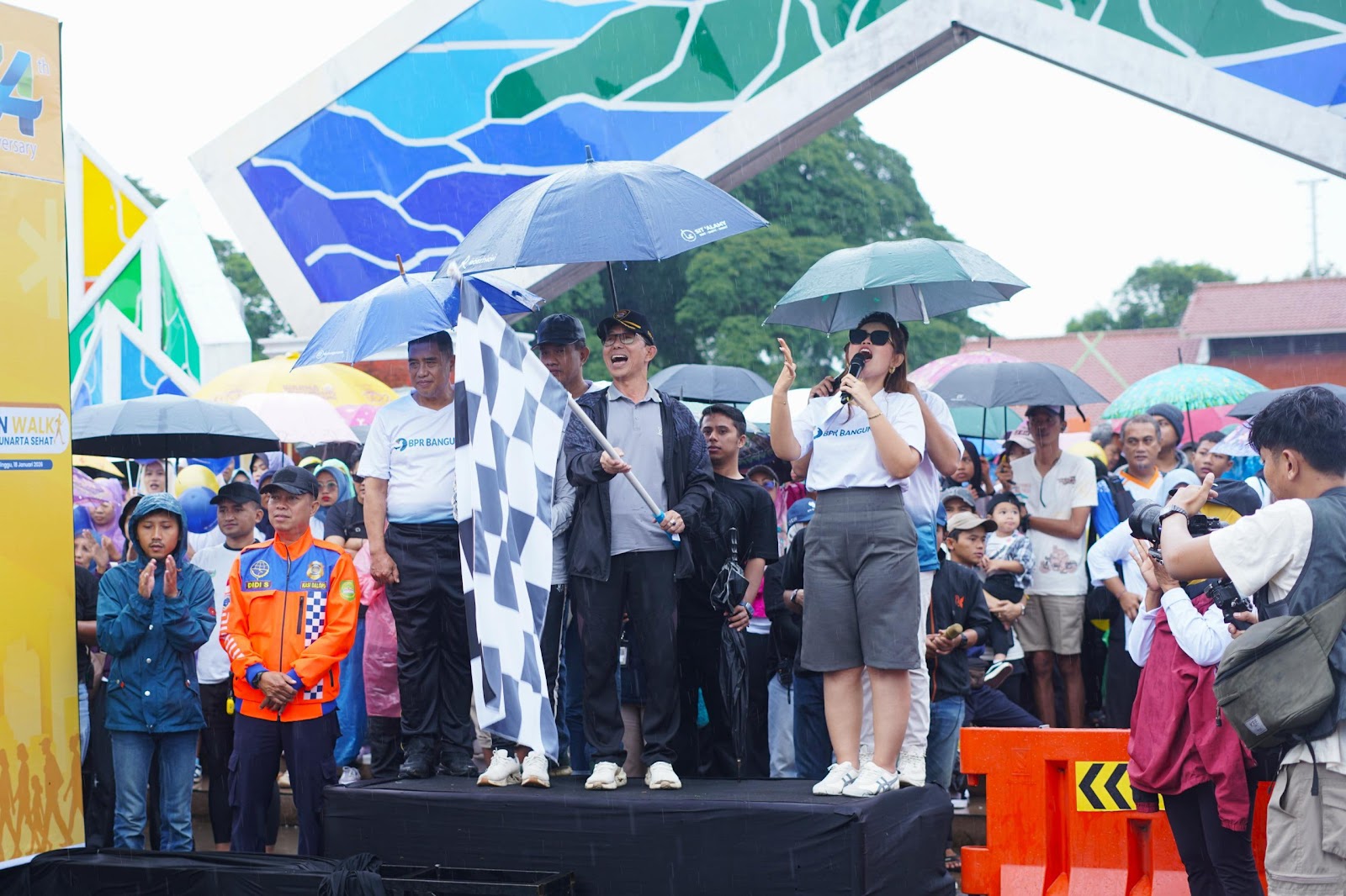 SEKDA SUBANG BUKA KEGIATAN FUN WALK BPR BANGUNARTA, APRESIASI PERAN BPR DALAM KESEHATAN