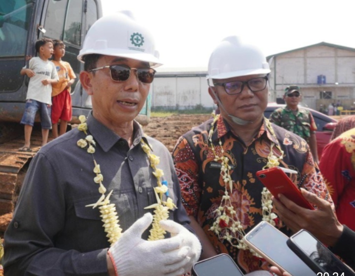 SEKDA SUBANG HADIRI PELETAKAN BATU PERTAMA USB SMAN BINONG
