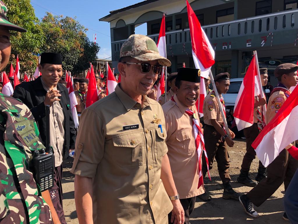 Sekda Subang hadiri pengibaran 77 Bendera merah putih di Bukit wisata Batu Riung