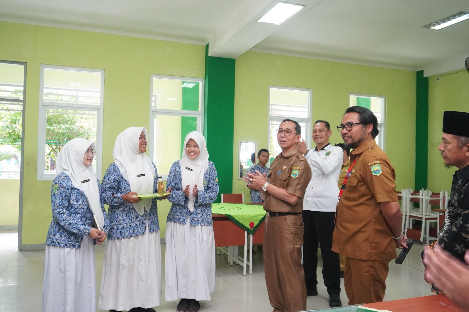 Sekda Subang Hadiri Tahapan Verifikasi dan Validasi KIJB 2025, Apresiasi Inovasi Sabun Nanas Tsanawiyah Satu dari MTsN 1 Subang