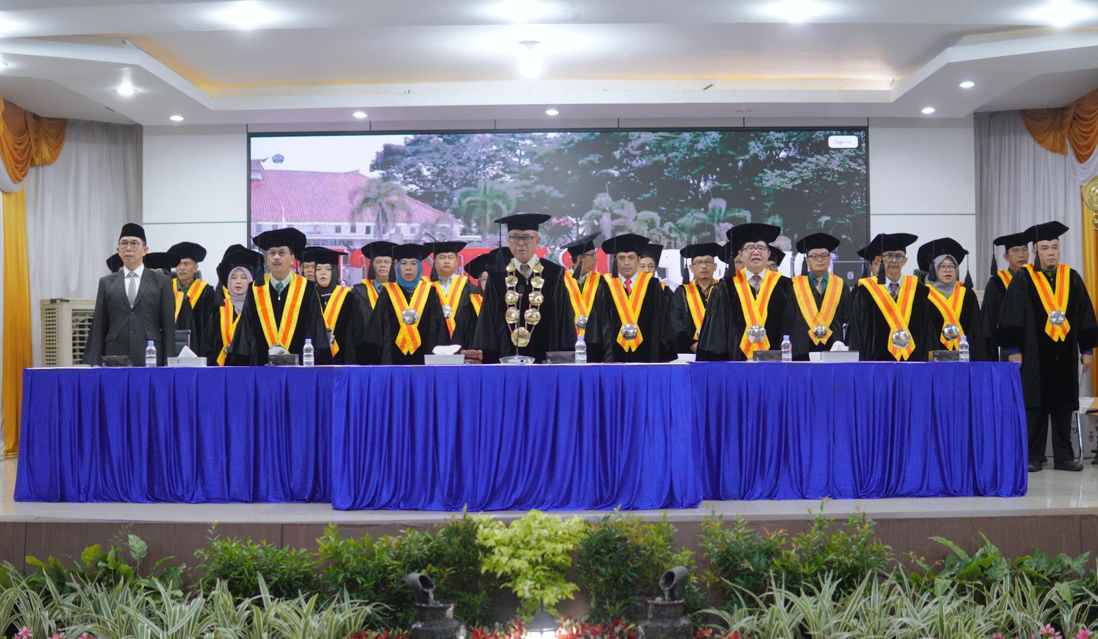 SEKDA SUBANG HADIRI WISUDA DAN DIES NATALIS KE-XXI UNIVERSITAS SUBANG, AJAK WISUDAWAN BERANI CIPTAKAN LAPANGAN KERJA