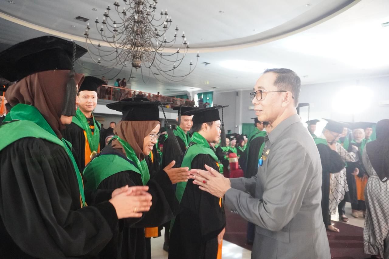 Sekda Subang Hadiri Wisuda Universitas Mandiri Tahun Akademik 2025/2026