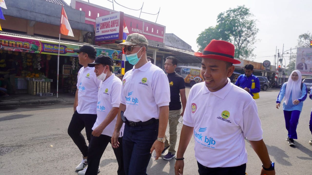 Sekda Subang Ikuti Gerak jalan santai dalam rangka Milangkala Paguyuban Pasundan ke 109
