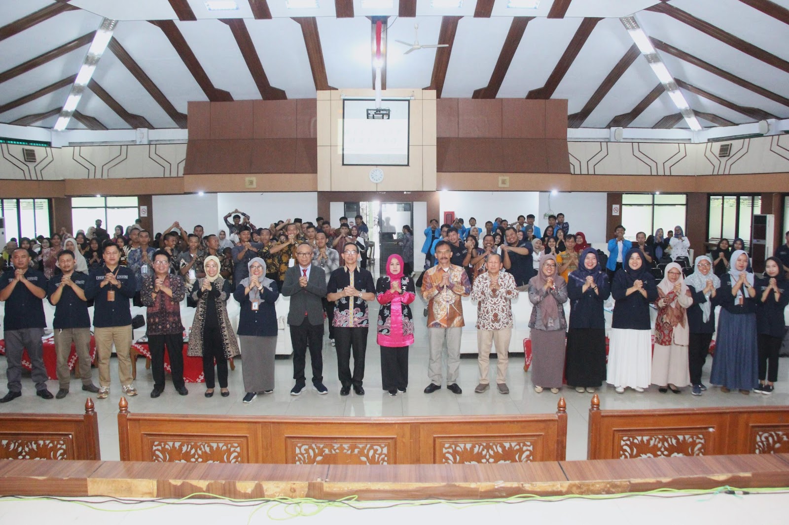 SEKDA SUBANG MEMBUKA SEMINAR NASIONAL PENDIDIDKAN UNIVERSITAS SUBANG YANG KE-7