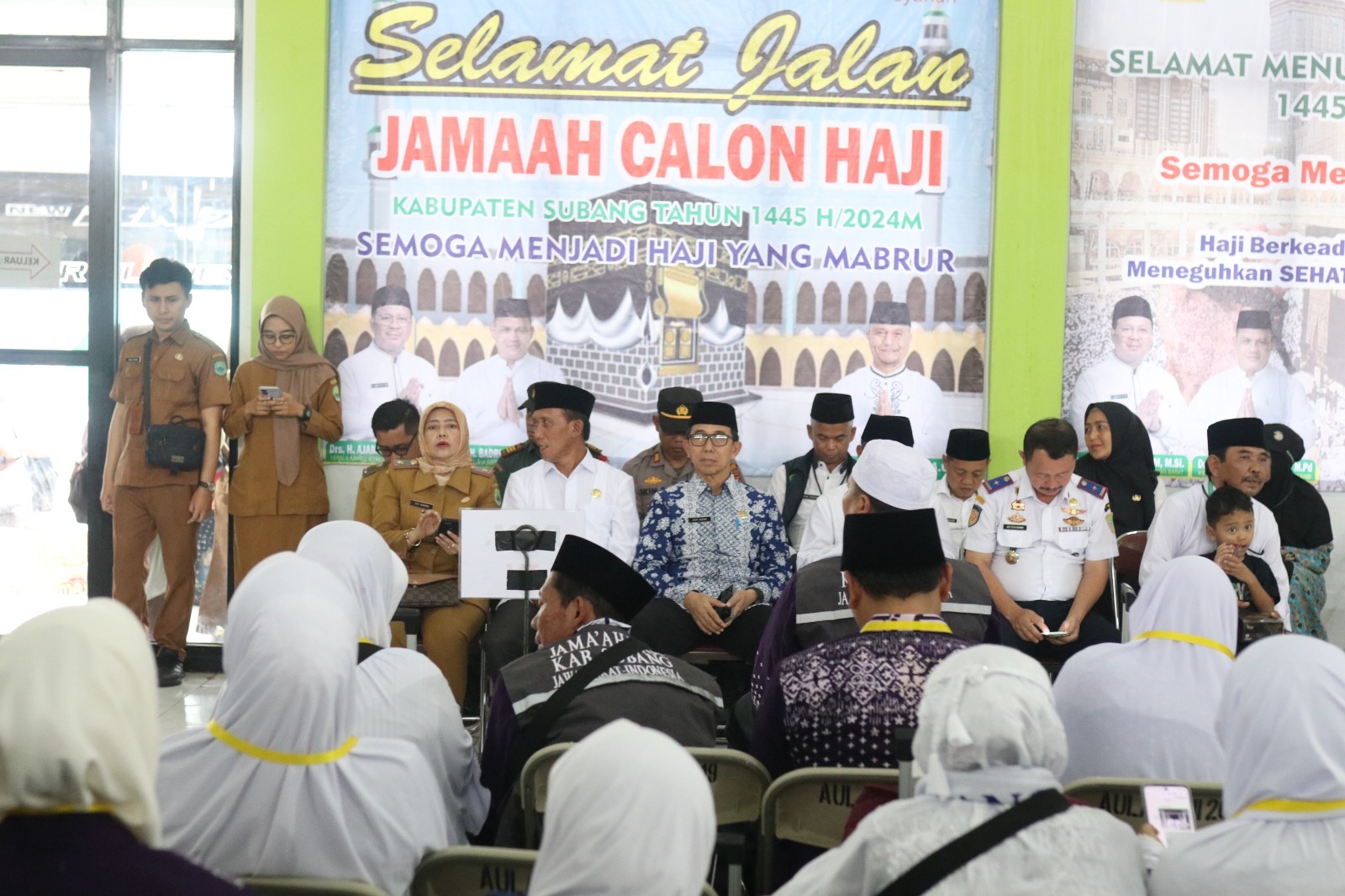 Sekretaris Daerah Kabupaten Subang Lepas Calon Jamaah Haji Kloter 24 KJT Asal Subang