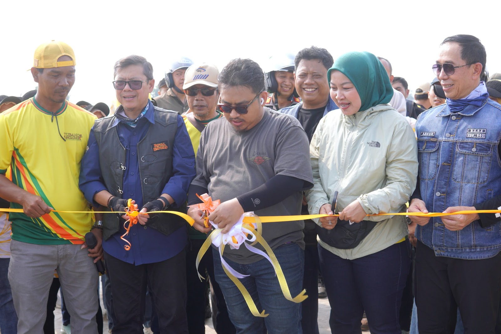 SEPANJANG 2,266 METER RUAS JALAN KABUPATEN DI DESA KIHIYANG DIRESMIKAN BUPATI SUBANG