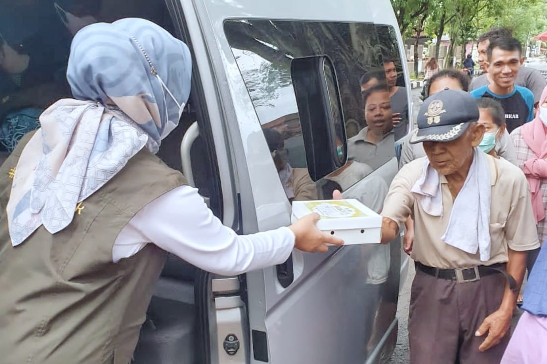 Seputar "Berbagi Bersama On The Street"