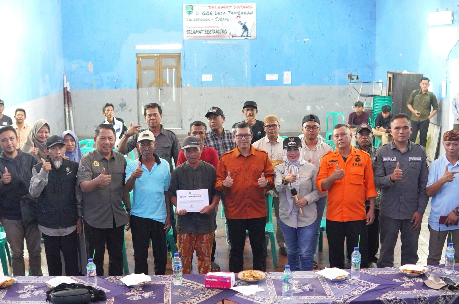SERAHKAN BANTUAN KORBAN PUTING BELIUNG, WAKIL BUPATI SUBANG: RINGANKAN BEBAN, JALIN KEMBALI KEHIDUPAN