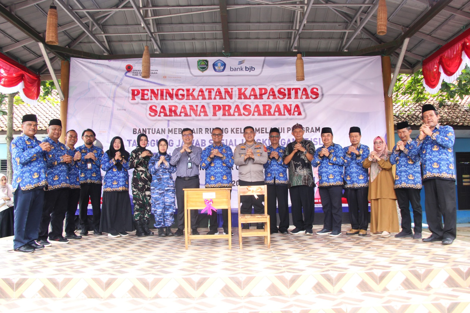 Serahkan Mebelair Program TJSL BJB, Pj. Bupati Subang Harapkan Menjadi Stimultan, Dorong Fasilitas Pendidikan Berkualitas