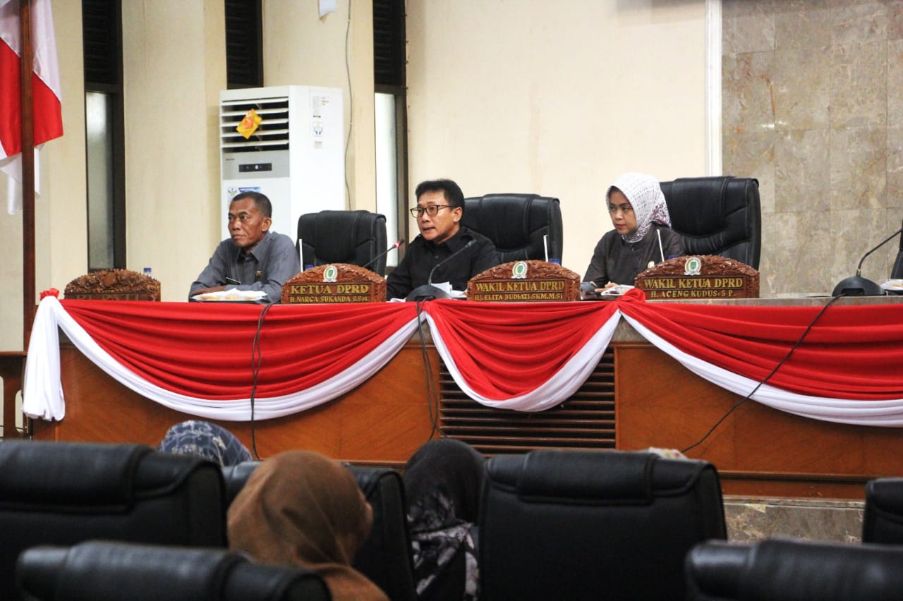 Setelah Rapat Paripurna DPRD Kab. Subang Bupati Kang Jimat lakukan sujud syukur