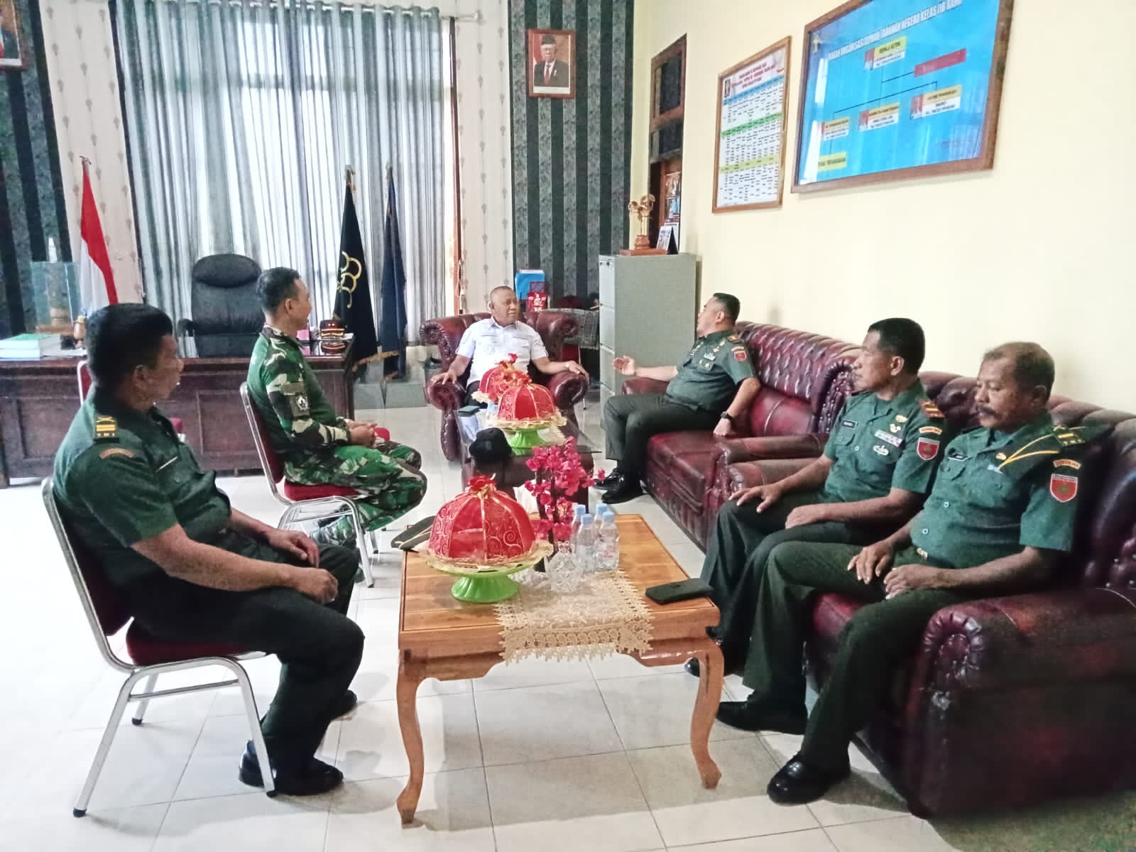 Silaturahim,Dandim Muna Sambangi Lapas Kelas II B Raha