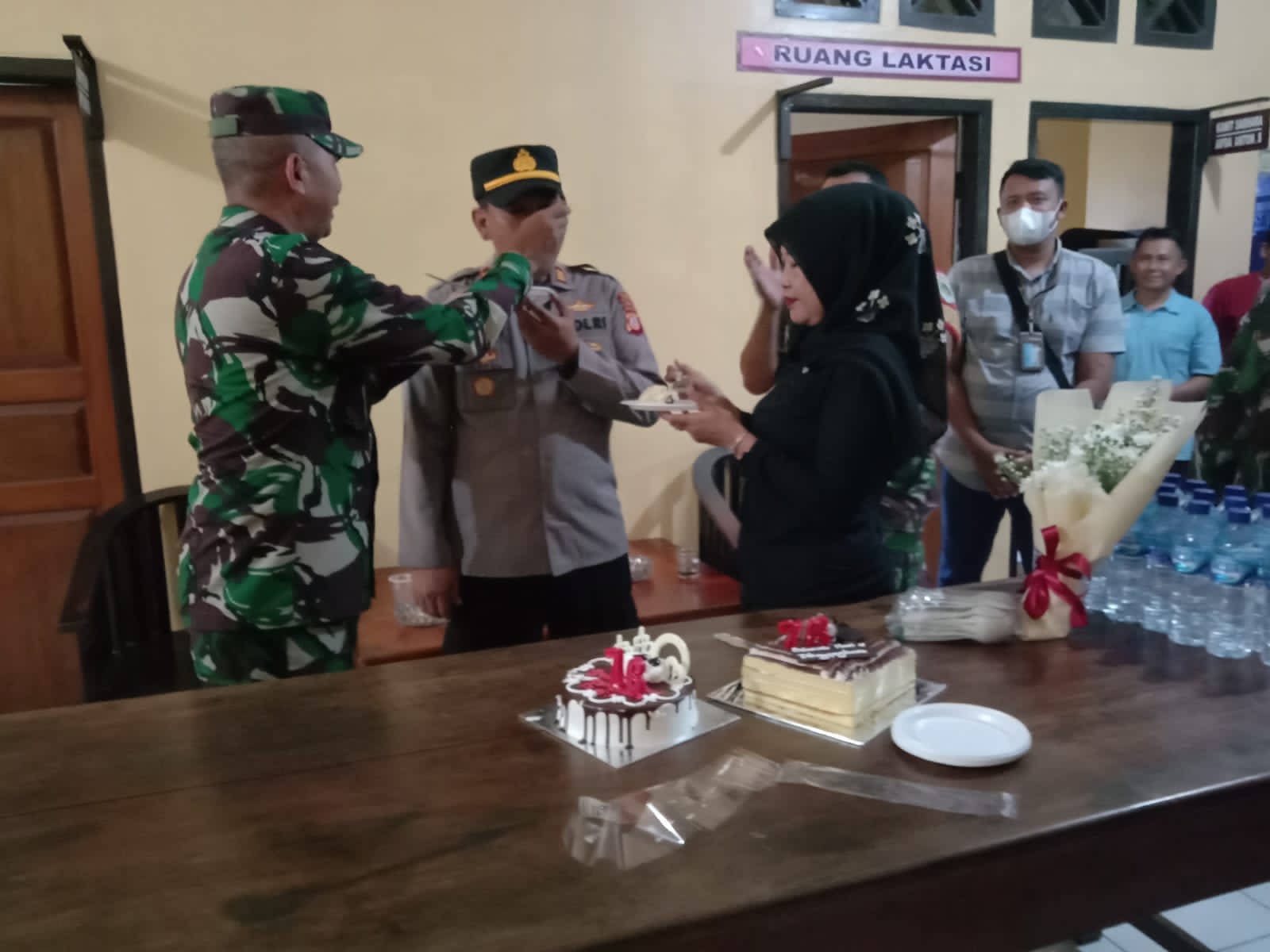 Sinergitas TNI -Polri Danramil 0501/Subang Ucapkan Selamat Hari Bhayangkara Kepada Polsek Cibogo