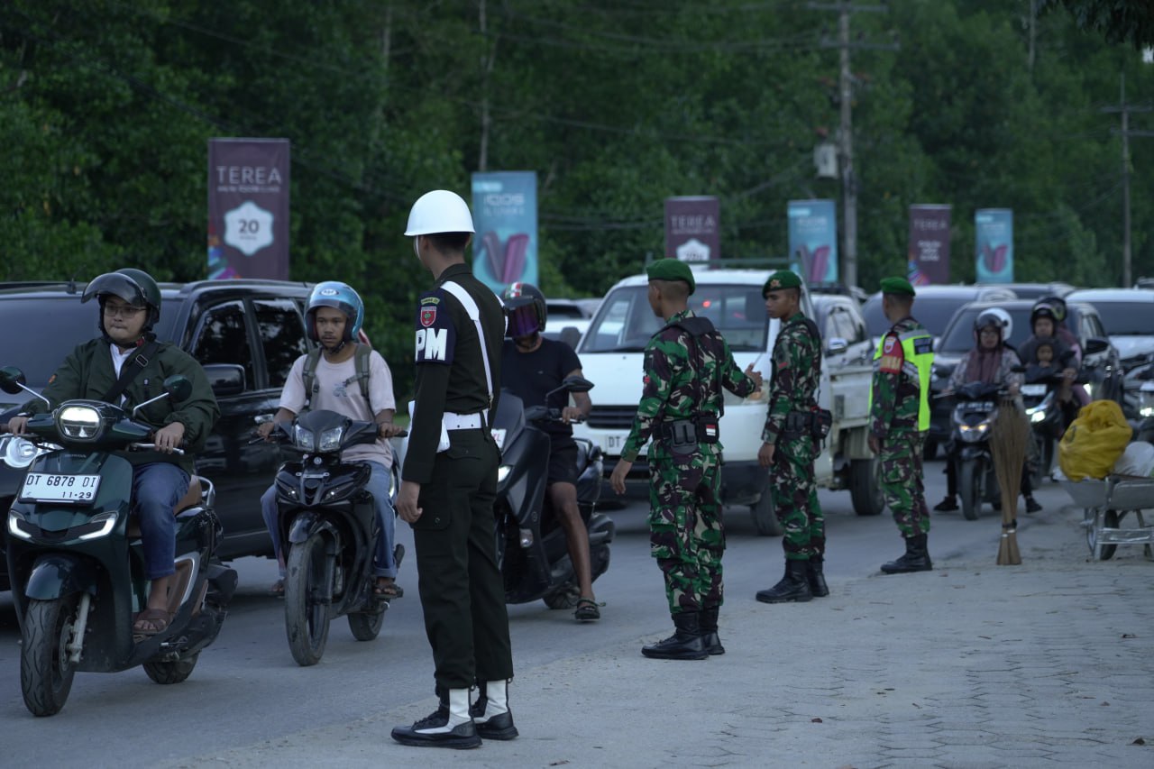Sinergitas TNI-Polri Sultra Bantu Urai Kemacetan Menjelang Hari Raya Idul Fitri