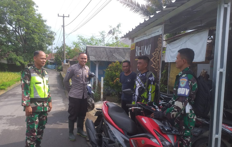 Sirnegritas TNI-POLRI Dalam Rangka Monitoring Jalur Persiapan Pembukaan TTMD di Desa Wanajaya