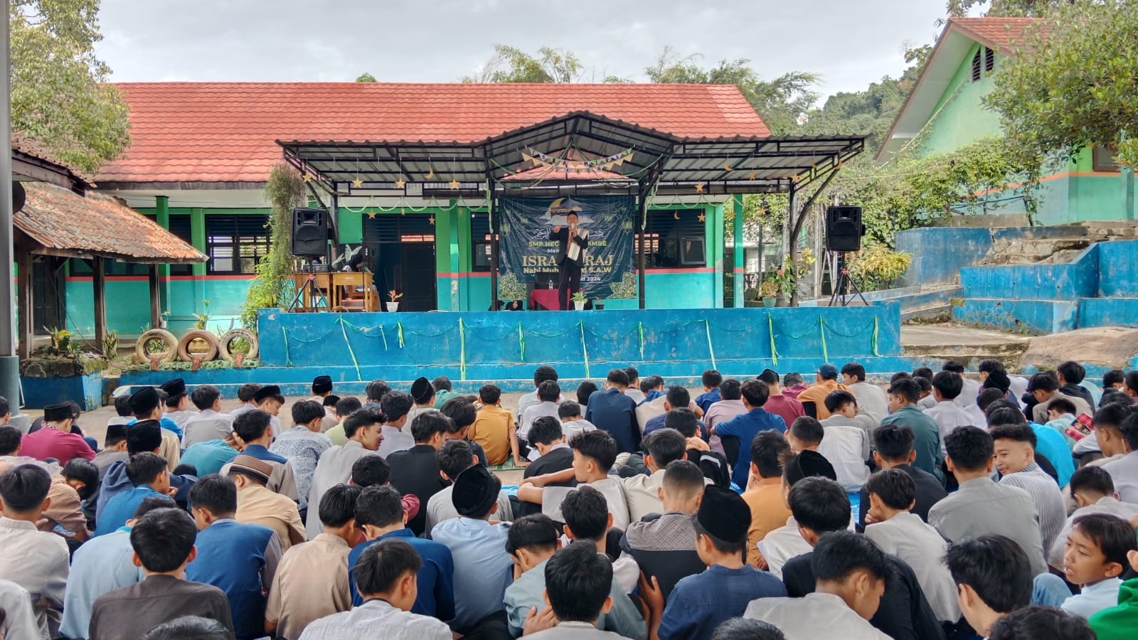 SMPN 1.Cijambe Menggelar peringatan Isra Mi'raj, di Sekolah