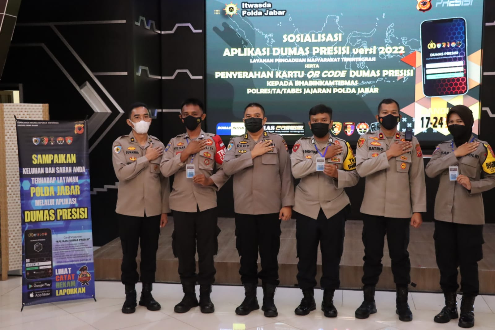 Sosialisasi Aplikasi Dumas Presisi 2022 dan Penyerahan Kartu Qr Code Dumas Presisi