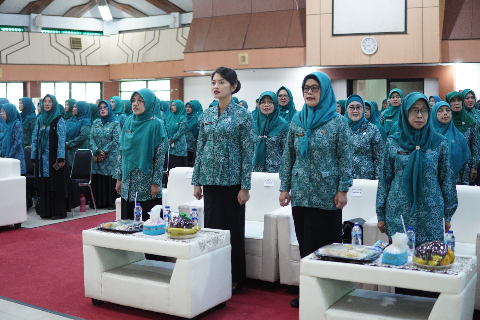 SOSIALISASI BINA AKHLAK&GELARI PELANGI, KETUA TP PKK KABUPATEN SUBANG HARAP IKUTI DAN IMPLEMENTASIKAN