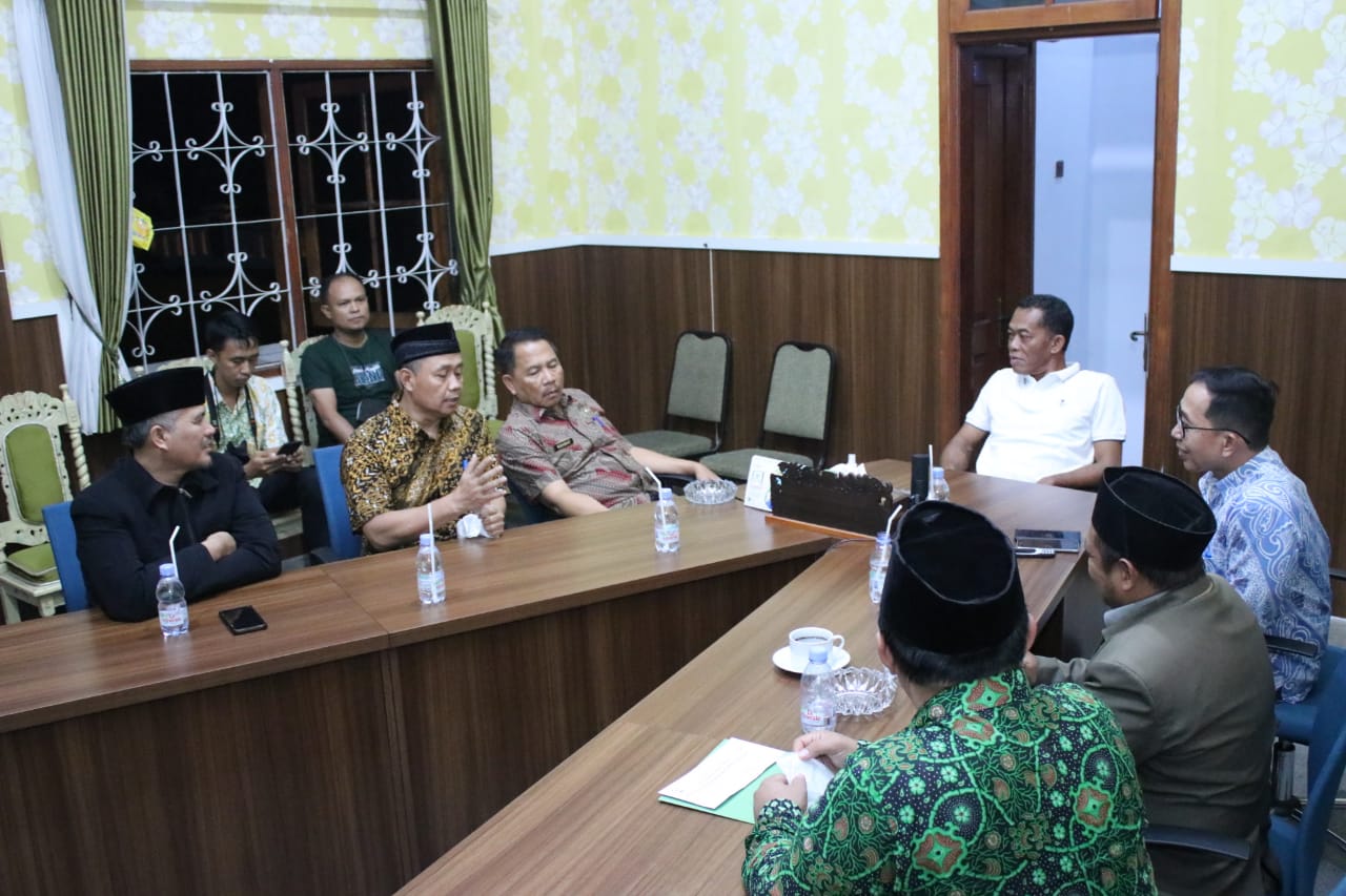 TABLIGH AKBAR BERSAMA UAS, KANG JIMAT HARAPKAN PEMBANGUNAN MENTAL