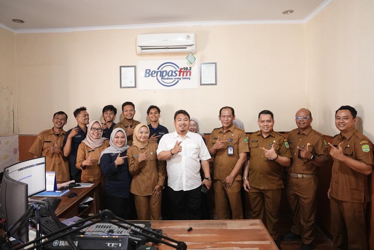 Tak Hanya Lewat Lapor Kang Rey, Beragam Aduan Warga Ditanggapi Bupati Subang di Radio Benpas