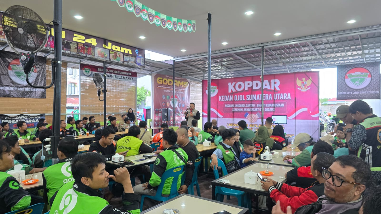 Tak Mesti Jadi Pejabat Untuk Menolong Orang