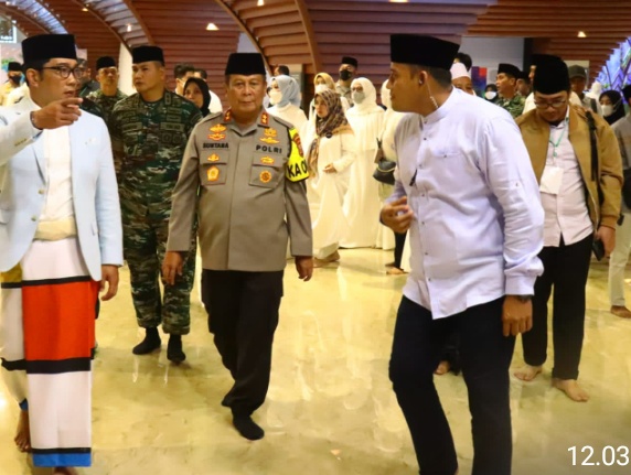 TAMPUNG ASPIRASI DAN ADUAN  MASYARAKAT POLDA JABAR GELAR JUM'AT CURHAT