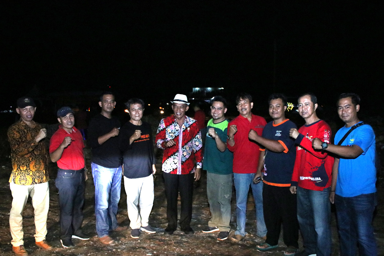 TANDA TANGANI LANGSUNG PERSETUJUAN PERMOHONAN PEMANFAATAN LAHAN UNTUK TPS
