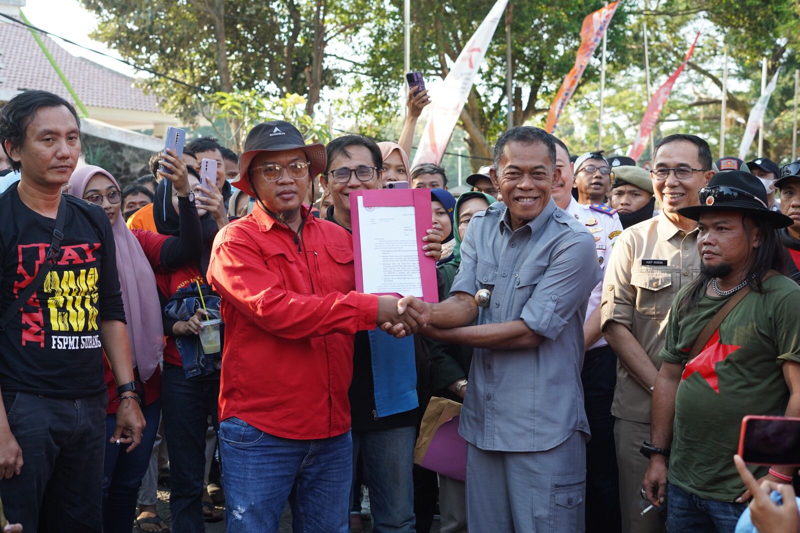 Temui Aliansi Buruh Subang, Kang Jimat Tegaskan Dukung Kenaikan UMK Subang