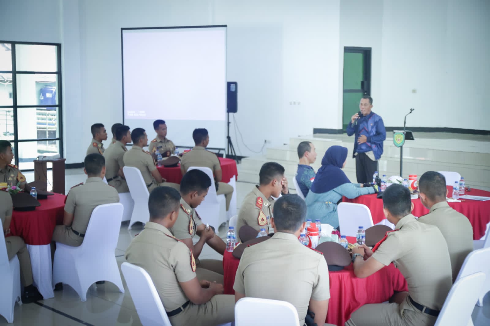 TEMUI TARUNA AKMIL, KANG JIMAT TEKANKAN TARUNA AKMIL ADALAH GENERASI PILIHAN CALON PEMIMPIN BANGSA